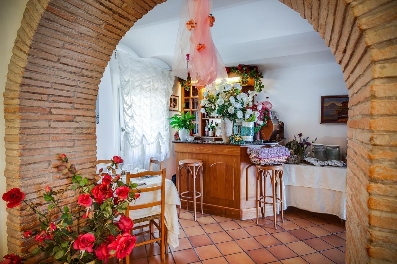 Hotel Villa Laura Римини Экстерьер фото