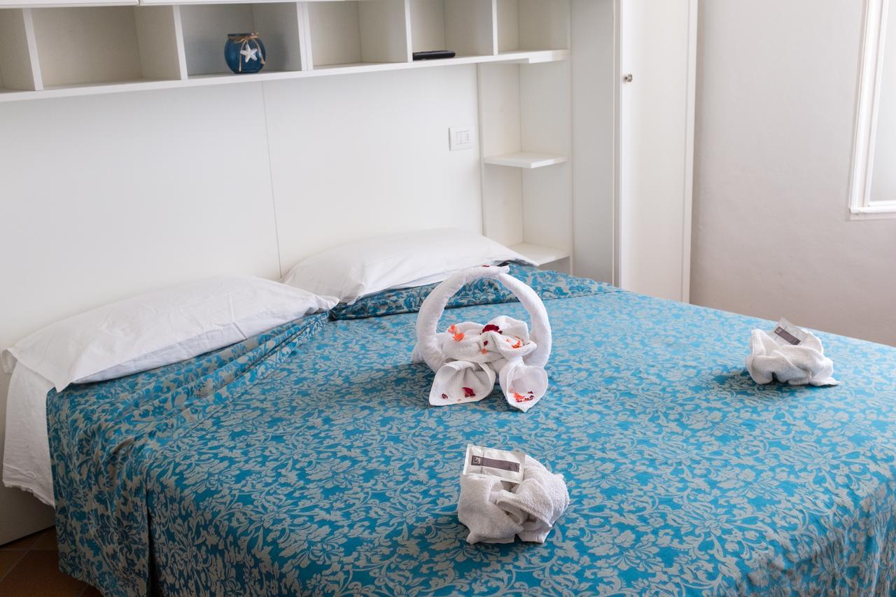 Hotel Villa Laura Римини Экстерьер фото