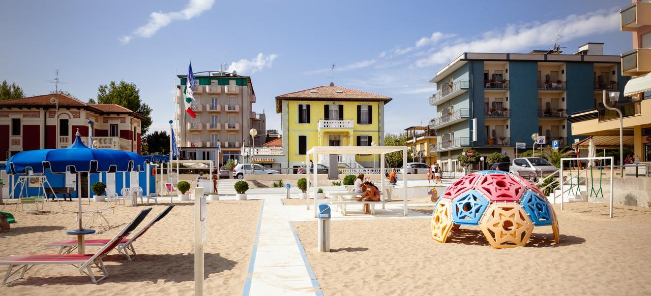 Hotel Villa Laura Римини Экстерьер фото