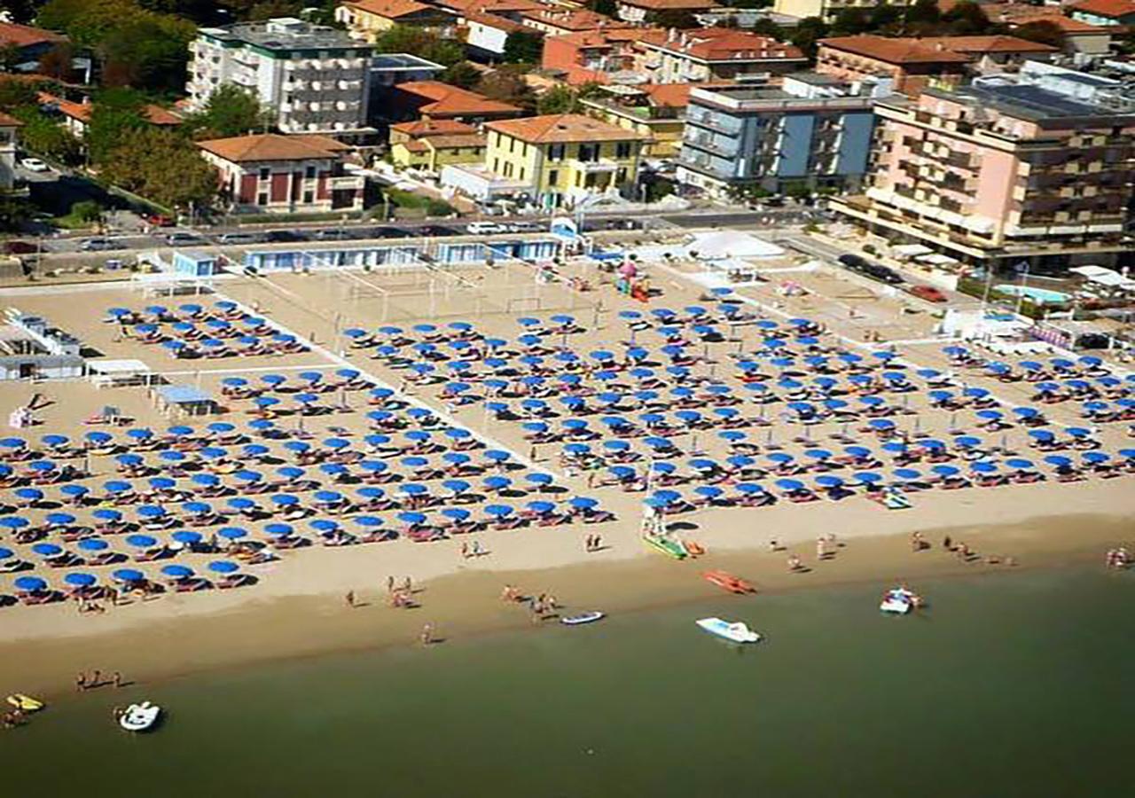 Hotel Villa Laura Римини Экстерьер фото